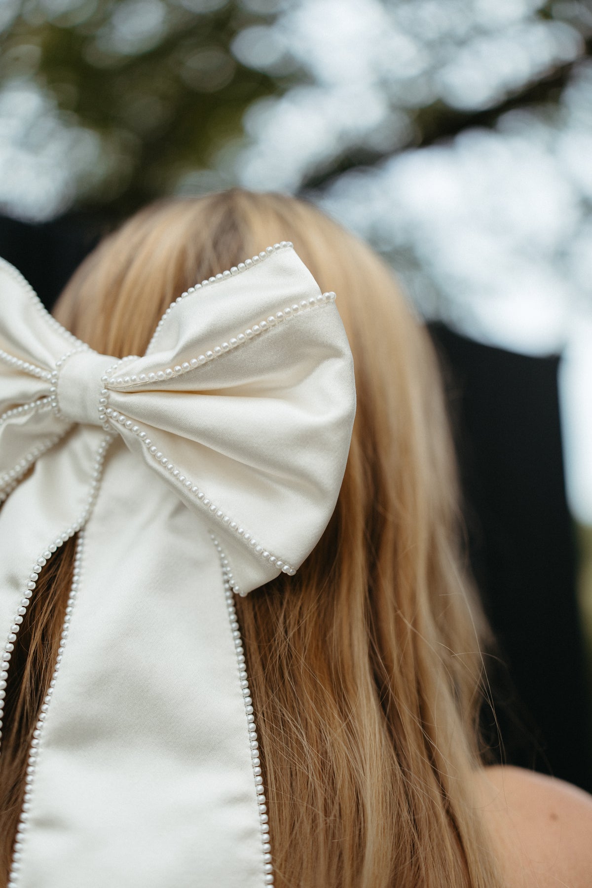 Pearl Trimmed Bow Veil