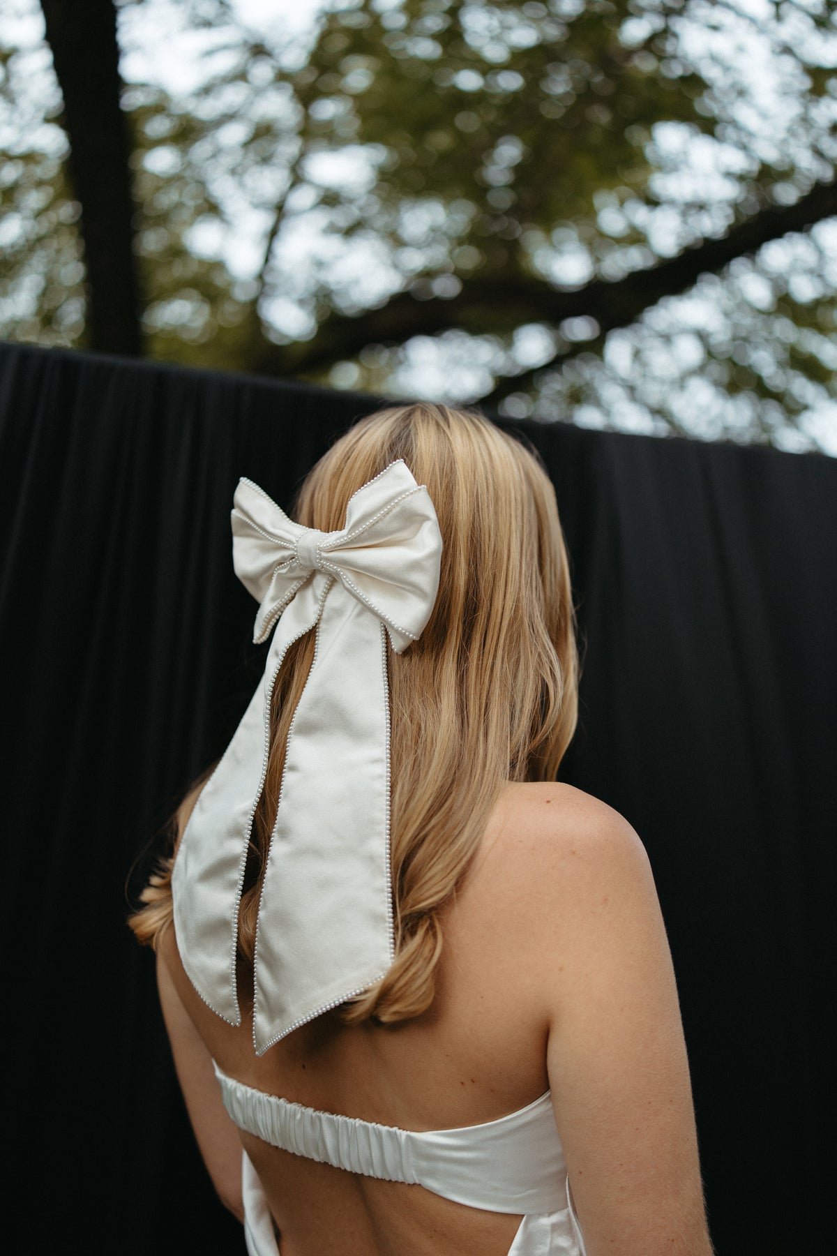 Pearl Trimmed Bow Veil
