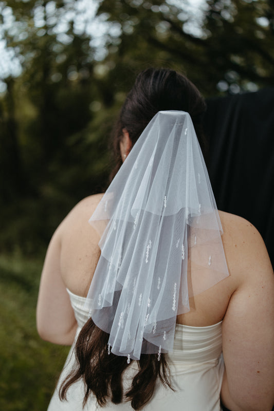 Dewdrop Shortie Veil